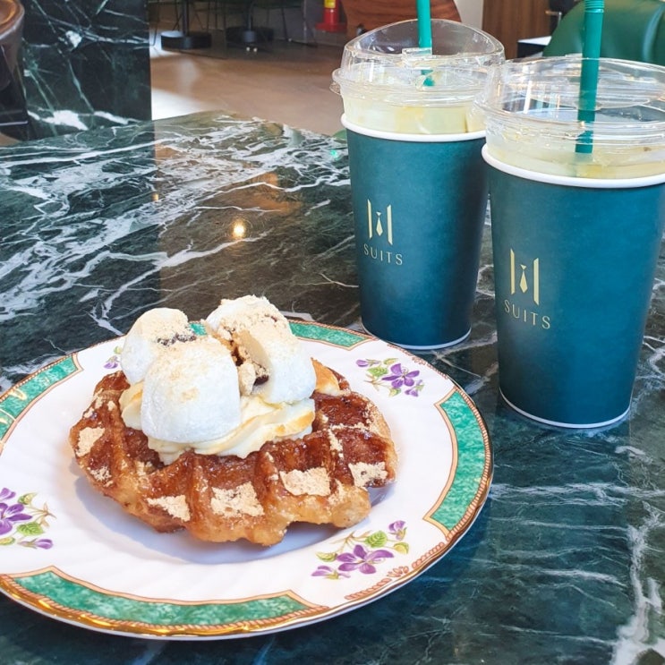  크로플 맛집, 대구 칠곡 팔공산 카페 추천 슈츠(suits)!