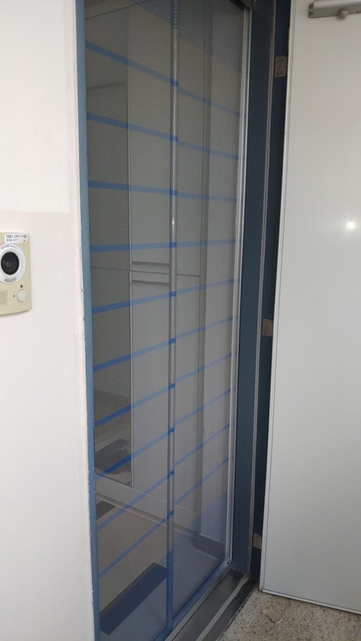  [2년 전 오늘] 익산시 인화동  행복주택 103동 현관 롤자동방충망 설치 -익산인화동열쇠,인화동열쇠,인화동도어락,인화동열쇠집,인화동번호키,인화열쇠,인화동방충망,인화방범창