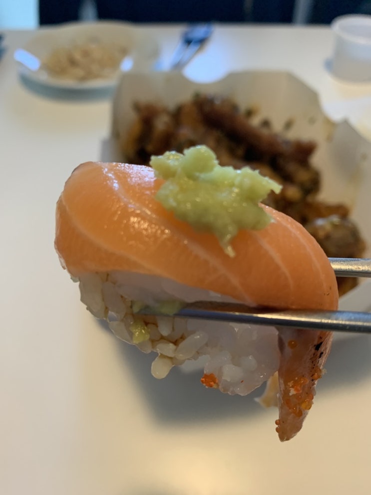  맛있는 저녁으로 주말 마무으리 - ‘스시노칸도’