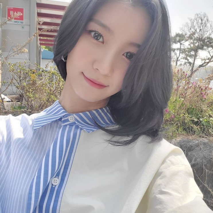  210525 오마이걸 비니 인스타그램