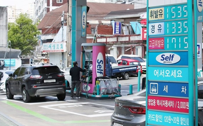 주유소 줄줄이 폐업 상황...수소·전기충전소 전환에 정부 지원 시급 주유소 줄줄이 폐업 상황...수소·전기충전소 전환에 정부 지원 시급