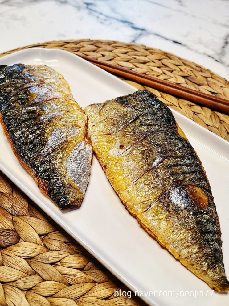 냉동 고등어구이 노릇하게 굽는법 비린내 없이 생선구이 맛있게 먹어요 냉동 고등어구이 노릇하게 굽는법 비린내 없이 생선구이 맛있게 먹어요