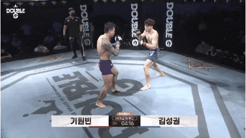 더블지 FC 07(GIF): 홍준영 한국 최초 통합 챔피언 등극...허나 무릎 부상으로 1년 휴식 必 더블지 FC 07(GIF): 홍준영 한국 최초 통합 챔피언 등극...허나 무릎 부상으로 1년 휴식 必