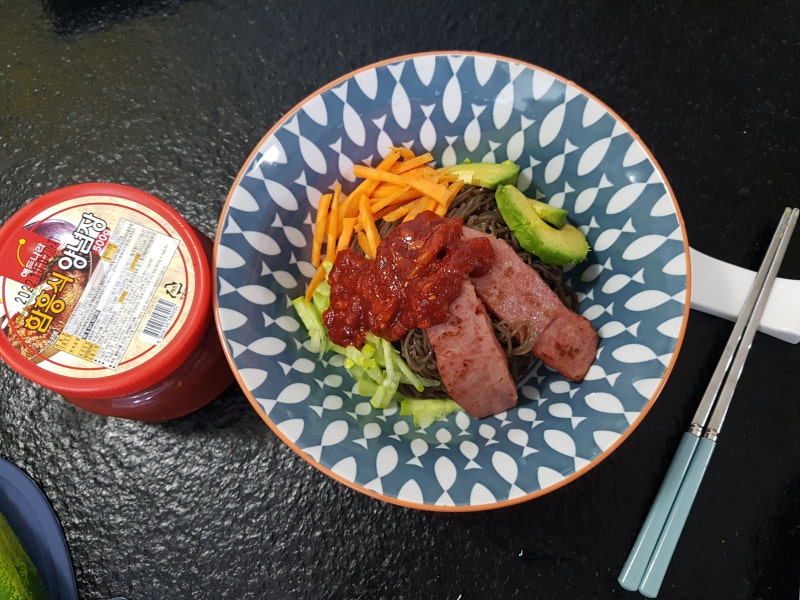 엄지냉면 여름엔칡냉면 물냉면, 비빔냉면 둘 다 맛깔나~