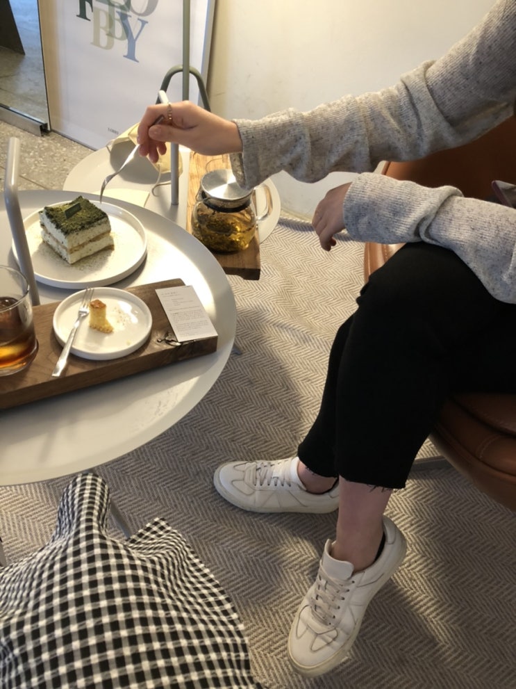  3F LOBBY / 디저트카페 / 용리단길카페 / 용산 카페