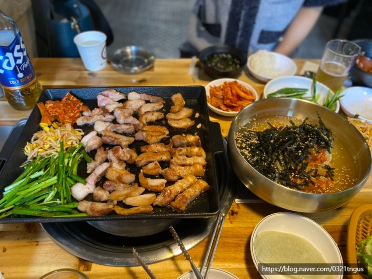  [신사맛집/신사동삼겹살] 깔끔한 매장의 뒷고기로 유명한 가로수길 고기집- ‘신사돈 본점’
