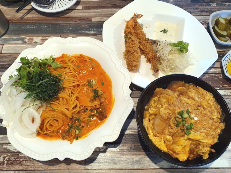 홍대 데이트 장소 분위기 좋은 퓨전 덮밥, 파스타 맛집 연남토마 홍대 데이트 장소 분위기 좋은 퓨전 덮밥, 파스타 맛집 연남토마