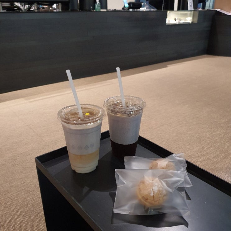  광화문 D타워 펠트커피 아메리카노,바닐라라떼, 다쿠아즈