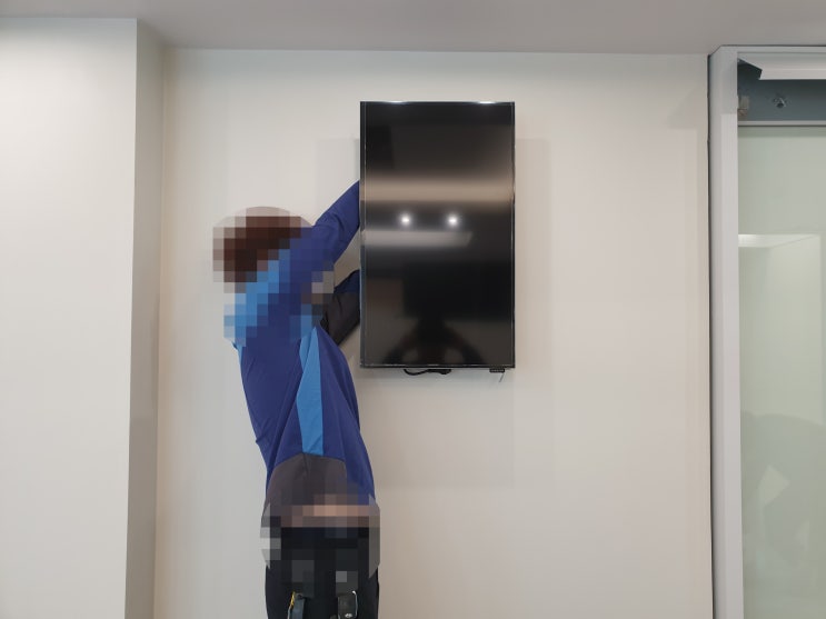  병원의원 32인치 세로로 매립형 사이니지 DID 전자광고판