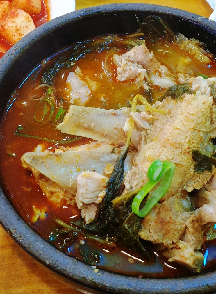  부산 사상 최뼈다구 해장국 1호점은 지하철역 바로 옆이에요!