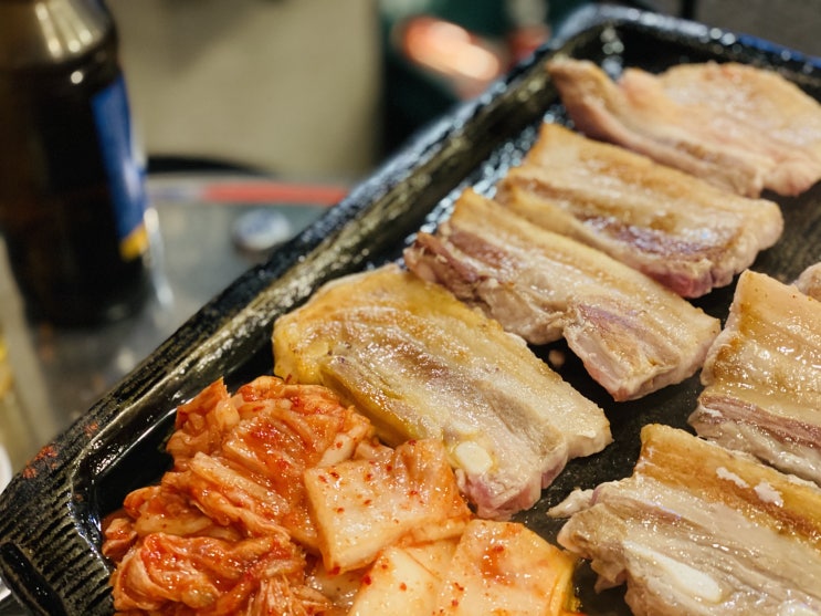  [합정 맛집] 회식장소 추천 맛있는 삼겹살 '신김치 생삼겹살'
