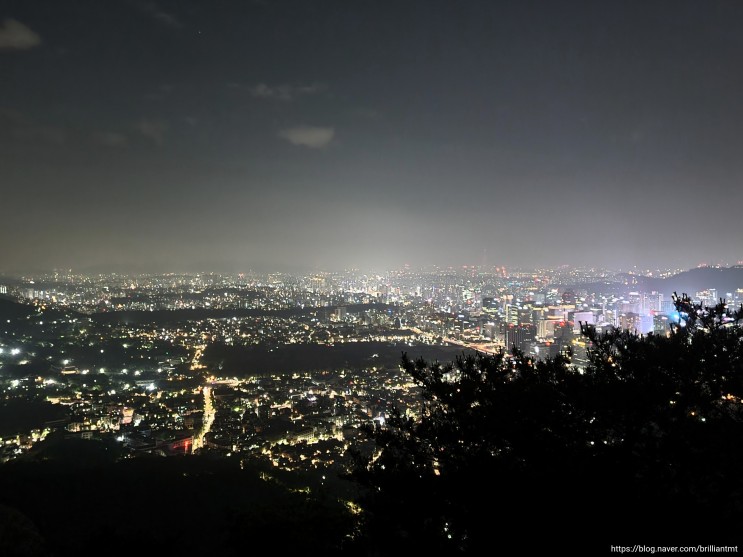 [인왕산] 서울 전역의 야경이 한눈에 담기는 인왕산 야간등산.