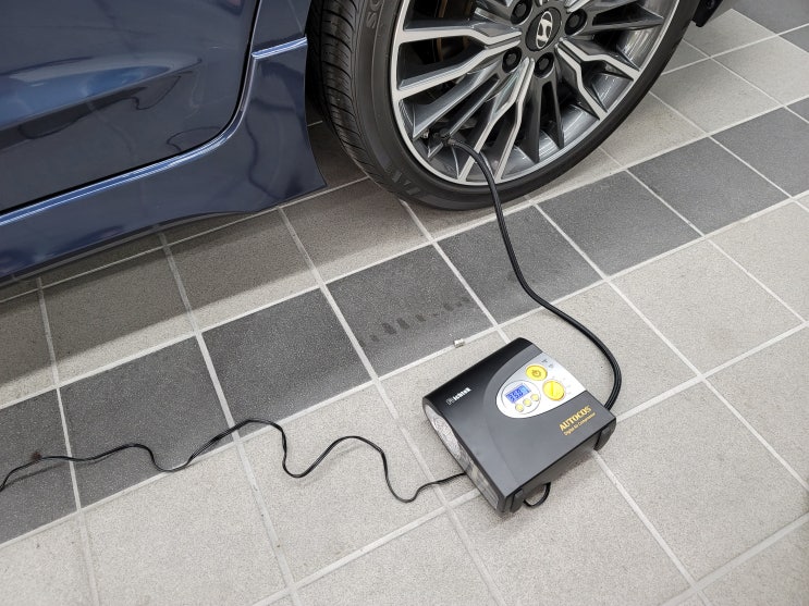 오토코프 차량용 디지털 에어컴프레셔 RCP-A1로 자동차 타이어 공기압 보충하자