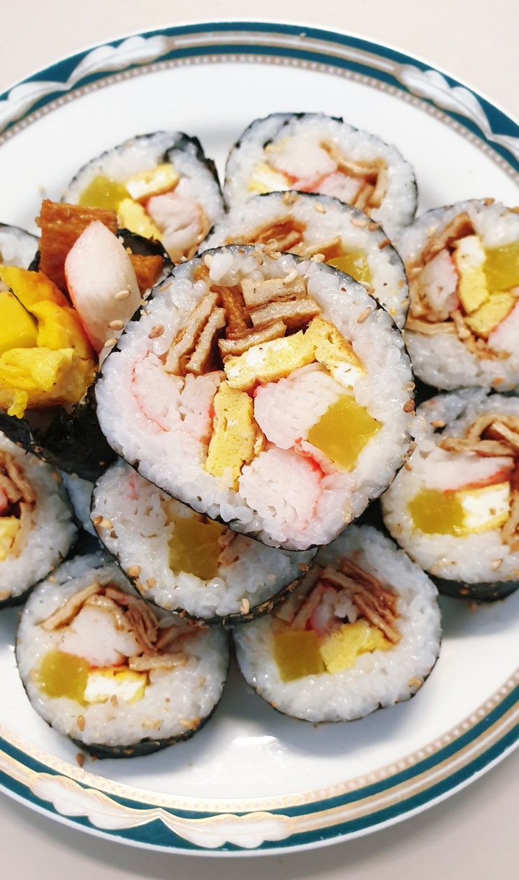  참기름 바르뎀 김밥 라면과 잘 어울리는 김밥