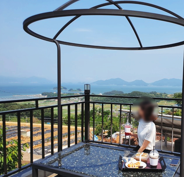  남해 카페추천, 양떼목장근처 풍경이 예쁜 카페 앨리스
