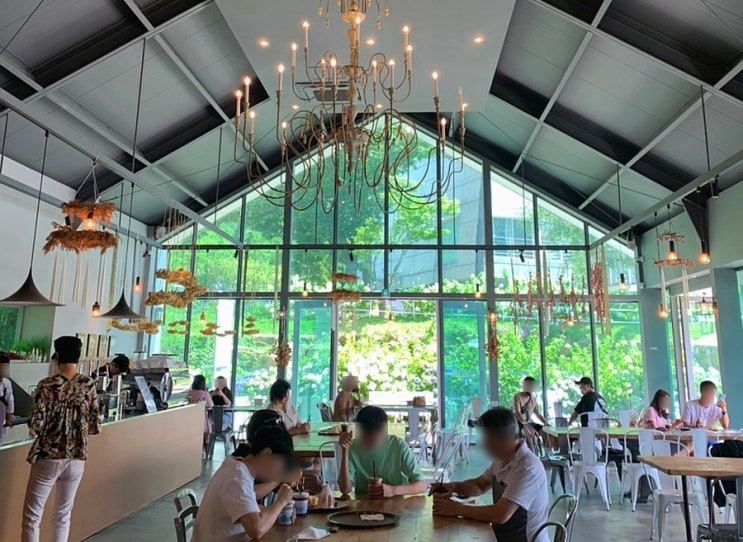 강화도 정원이 예쁜 대형 베이커리 카페 :: 마호가니 강화점
