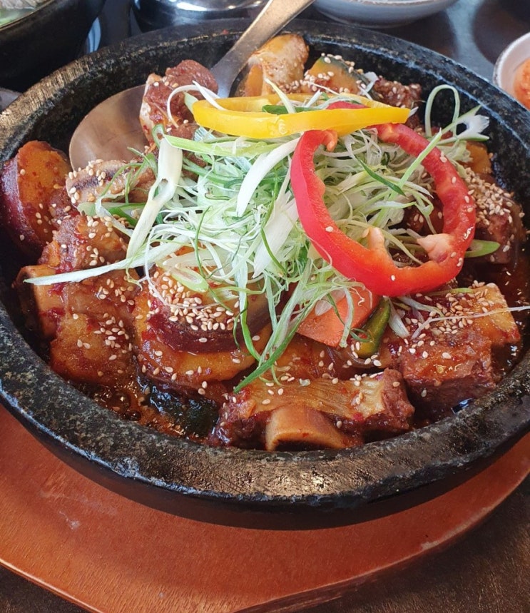  [풍미향] 매콤한 가마솥갈비찜 그리고 골프채처럼 크다는 왕갈비탕!