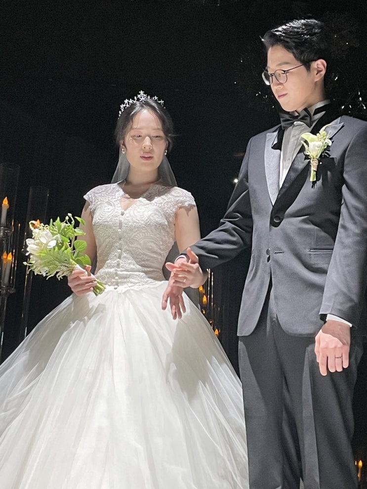  믿기지 않는 결혼식 한 줄 아닌 요약