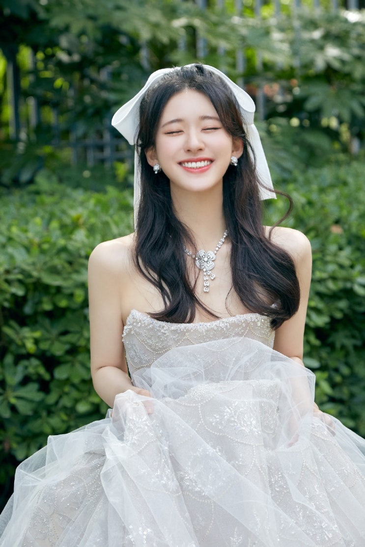  중드 배우 조로사(赵露思) 웨이보 털이 - 너무 예뻐요...
