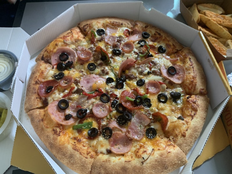  ㅠ0ㅠ고칼로리 피자는 왜이리 맛있눈거니!?