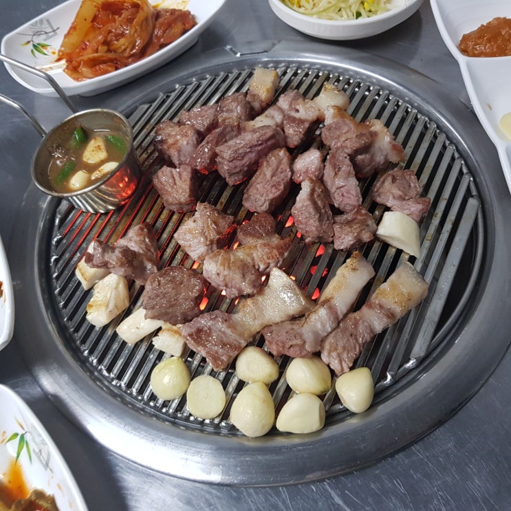 애월 연탄으로 고기 굽는 하귀 맛집 흑돼지가 노는집