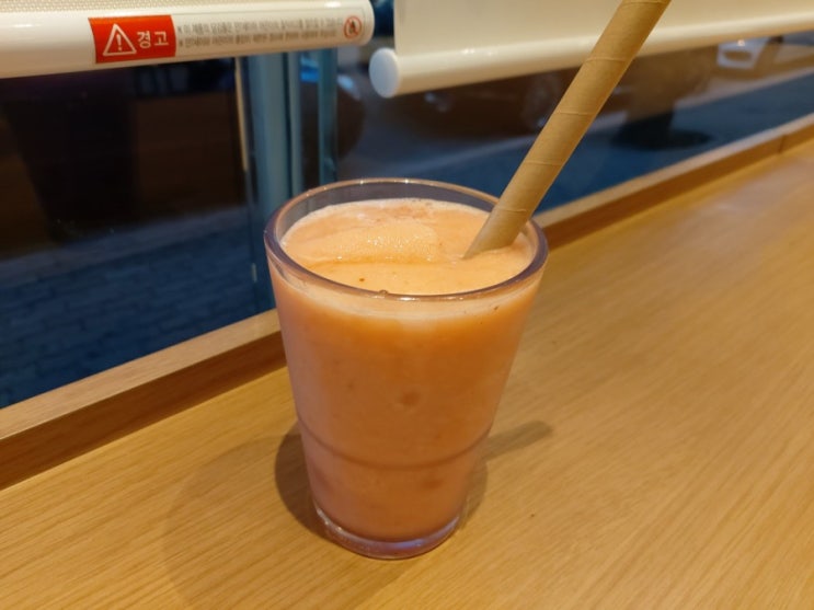  일상)강쥐와 길고양이, 스벅 신메뉴 맛보기