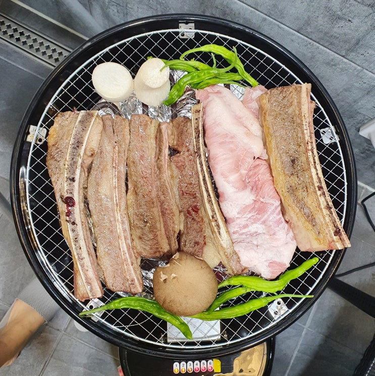  [ 캠핑요리 ] 신돈 축산유통 시그니처 우대 갈비 / 이베리코 통 항정살