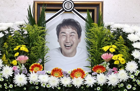  유상철 감독 빈소에 왜 조문 안 와? 박지성 현재 영국에 있었다.