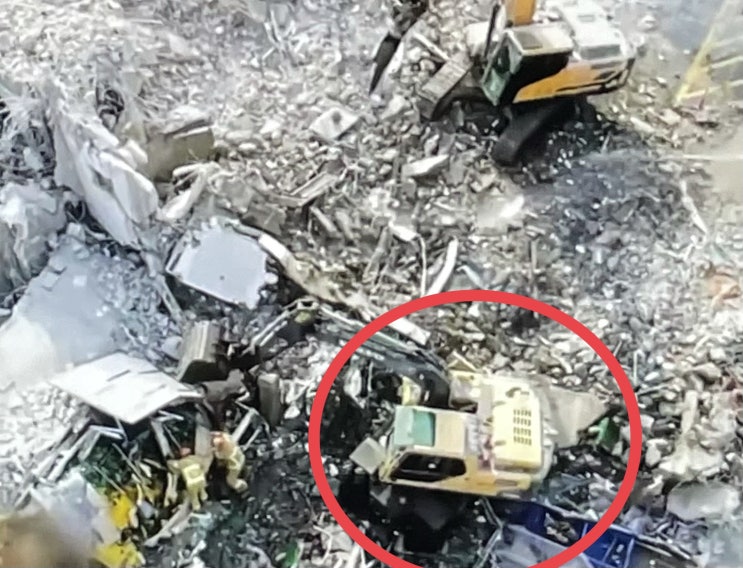 광주 붕괴 현장 인부 인도만 통제 사고 원인 버스정류장 54번 버스의 비극 광주 붕괴 현장 인부 인도만 통제 사고 원인 버스정류장 54번 버스의 비극