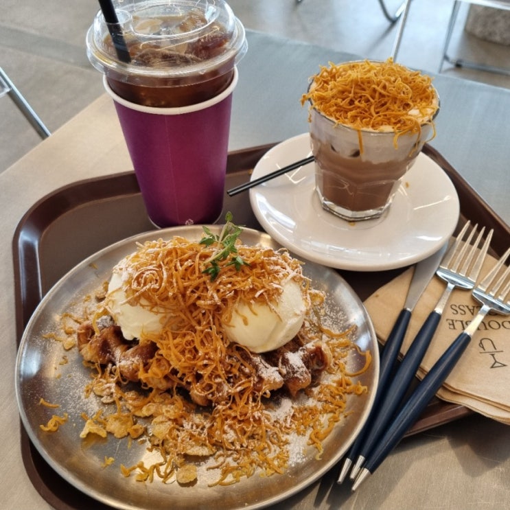 더블글래스 시흥 배곧카페 / 분위기 좋은 카페, 저녁엔~ 와인과 칵테일까지 ! 넘 맛있는 브라운치즈 크로플 !!! 단짠단짠 더블글래스 시흥 배곧카페 / 분위기 좋은 카페, 저녁엔~ 와인과 칵테일까지 ! 넘 맛있는 브라운치즈 크로플 !!! 단짠단짠