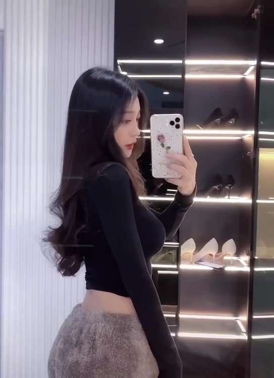  몸매로 말하는 글래머 여캠 bj민보아 섹시움짤 사진모음