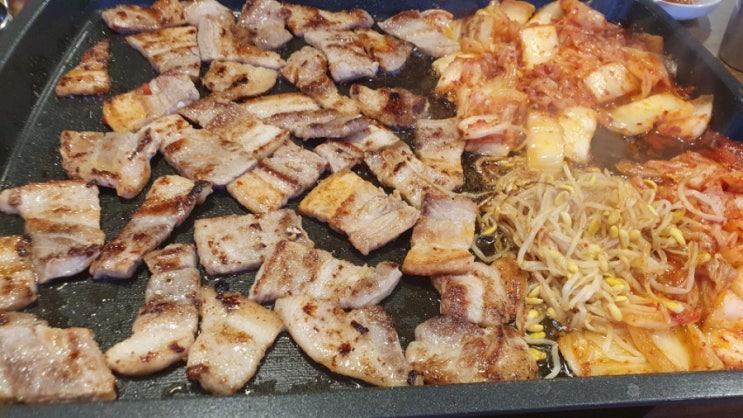  [시골 김치 삼겹살 망원 본점] 슈퍼 강추 망원동 김치 삼겹살 맛집