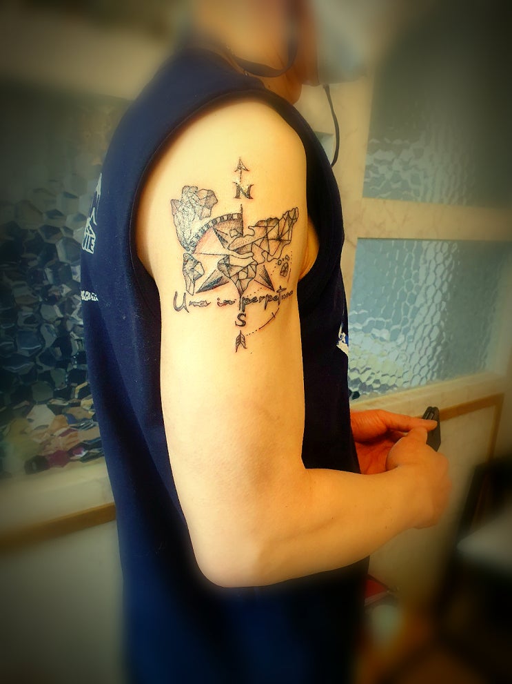  계산동타투 SWEET TATTOO 어깨 나침반 타투