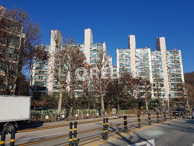  내부 올수리된 깨끗한 야탑동 아파트 전세4억5천만, 방3화1, 8층, 9월입주, 올수리(샷시포함), 작은방확장 야탑목련마을SK 아파트 전세