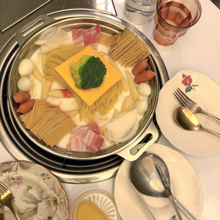  <부산/서면 전포동 '동백아가씨1961' 떡볶이맛집> 전리단길 즉석떡볶이, 돈까스떡볶이, 크림떡볶이가 먹고 싶다면 여기는 필수코스!