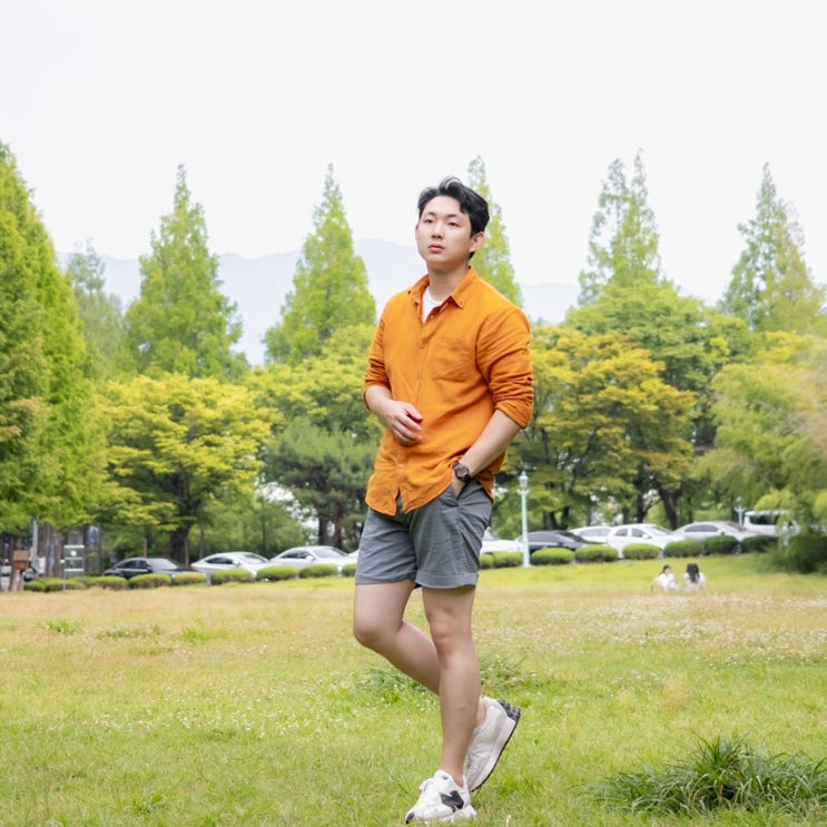 남성 여름 코디, 상큼한 주황색을 활용한 옷 색깔 조합 추천!