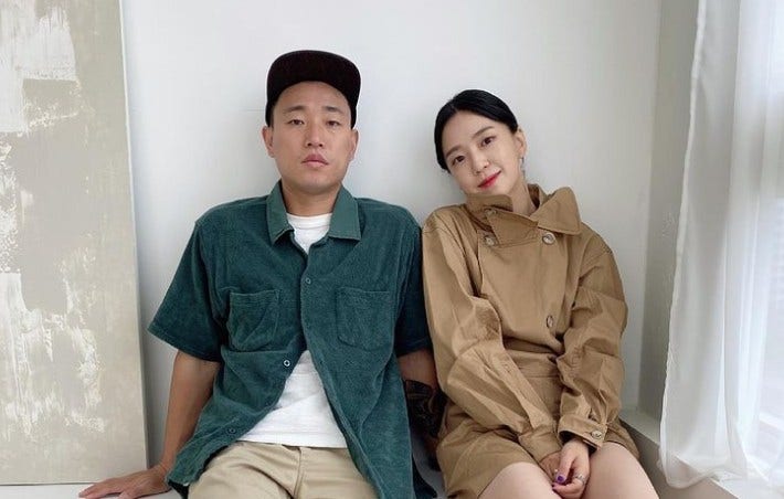 가수 [개리] 아내. 대학생 같은 외모, 걸크러쉬 분위기에도 귀여움 개리 아내. 개리 본명. 개....