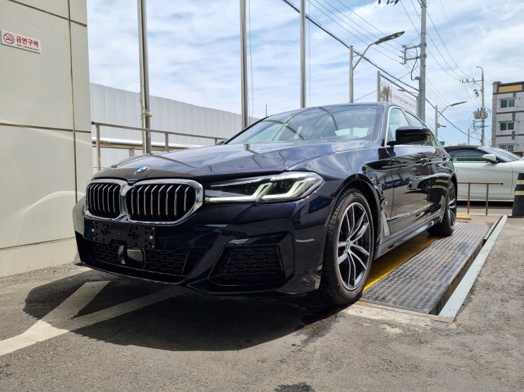 BMW 520i MSP P2 출고 후기 (카본 블랙 / 꼬냑시트)