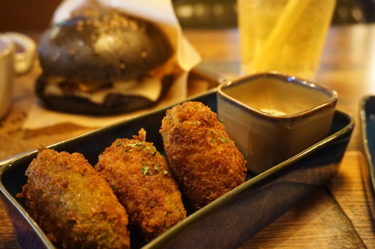  맥주와 함께 먹기좋은 여의도수제버거 불스버거