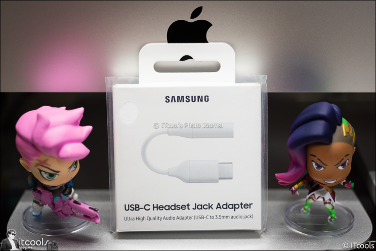  삼성 정품 확인용 usb-c to 3.5mm 젠더 이미지
