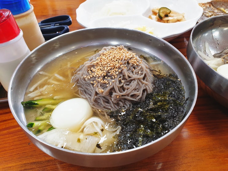  강원도 동해시 가볼만한곳 34년 노포 막국수 맛집 독립로식당