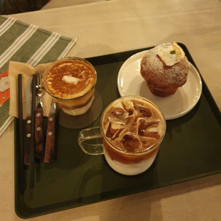  연희동 카페 _ 소디스 카페 디저트 맛집이에요:)