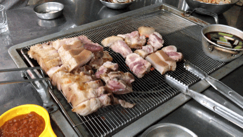 불판이 바뀌어서 아쉽지만 연탄불 깡통돼지구이 신부동 철근집 / 천안식후감