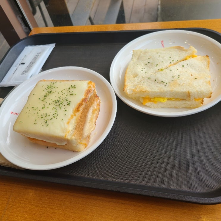 점심시간의 힐링!(투썸플레이스 광교역점)