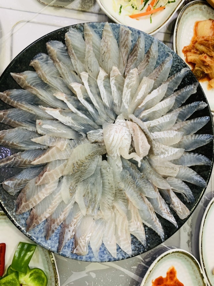  거제고현시장 : 거제도 여행의 백미 횟감 골라 초장집에서 회 먹기