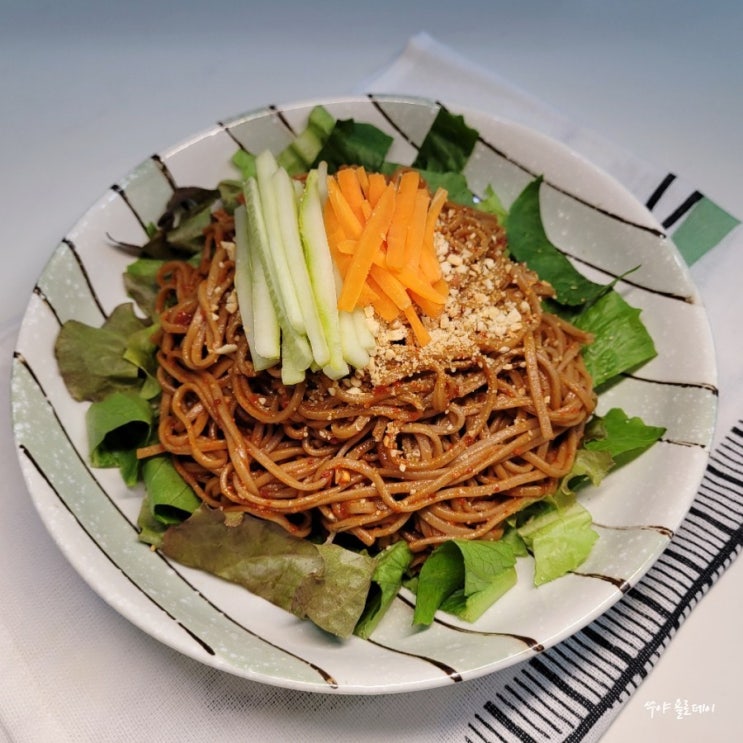 메밀면 삶기 매콤새콤 메밀비빔국수 만들기 메밀면 삶기 매콤새콤 메밀비빔국수 만들기