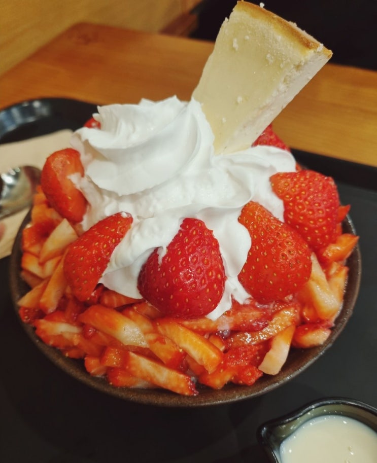  수원역 빙수_[프리미엄 생딸기 설빙]