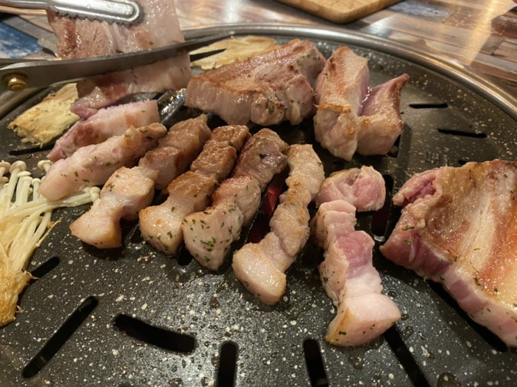  두실 고기맛집: 생각보다 삼겹살 너무 맛있어서 깜놀! : 삼환축산 구서직영점