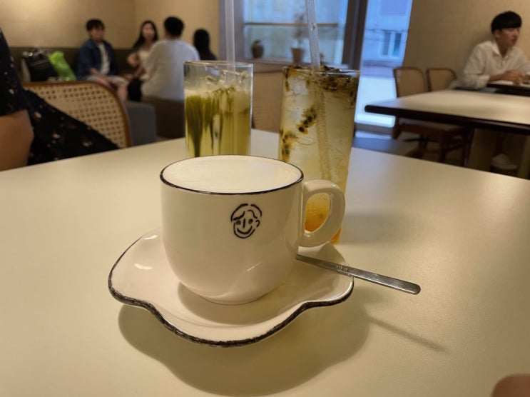  부산 서면 카페 ‘유월커피’