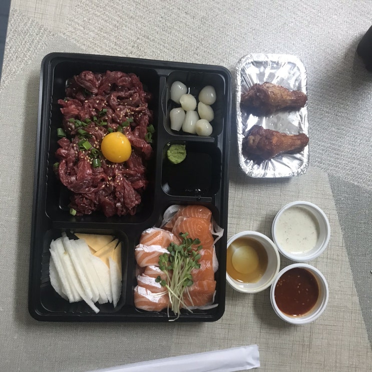  장대동 육회, 연어 배달 [연육점] 연육 반반 세트